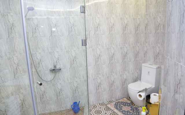 Hotel Hon Saroy