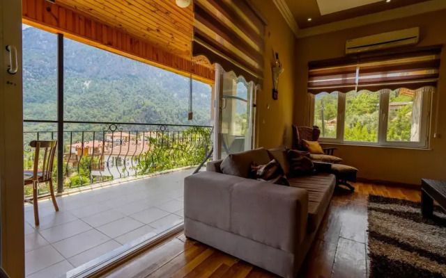 Secluded Villa With on Mountainside in Antalya