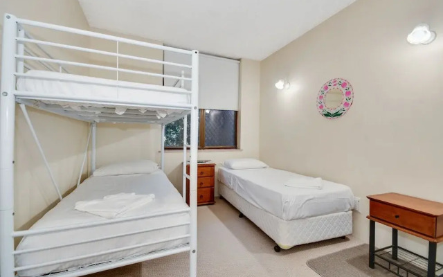 Shandelle Apartments