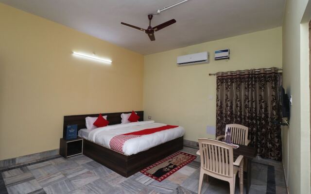 Oyo 30710 Maa Banadurga Homestay