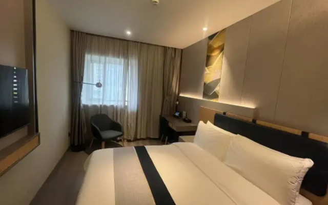 Ease Hotel (Shanghai Stadium Wanping South Road)