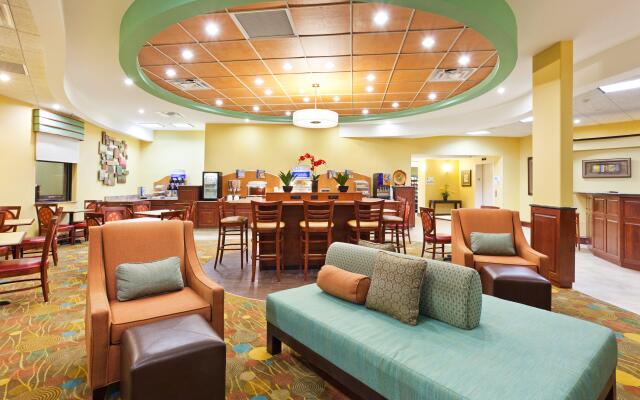 Holiday Inn Express & Suites Greensboro-(I-40 Wendover) by IHG