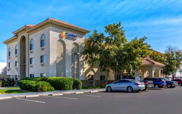 Comfort Inn & Suites Phoenix North / Deer Valley