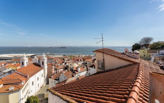 Alfama Loft Studio Loft Apartment w/ River View - by LU Holidays