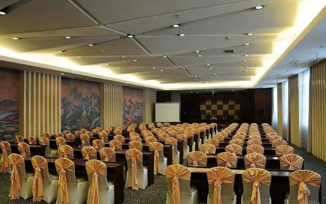 Lvliang Oriental Lily Hotel