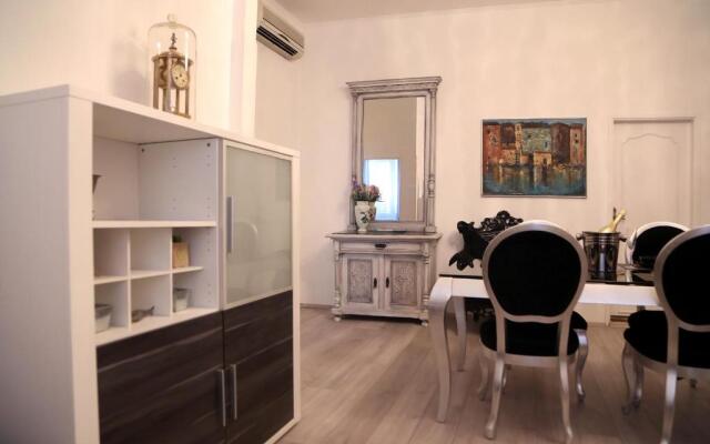 Apartment Papalic Palace
