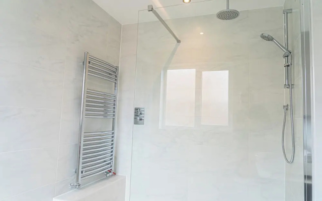 3 Bedroom 3.5 Bathroom House Chichester