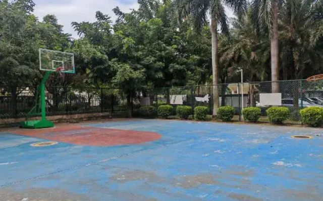 Happy Time Hotel (First Pier of Zhongshan Road Pedestrian Street)