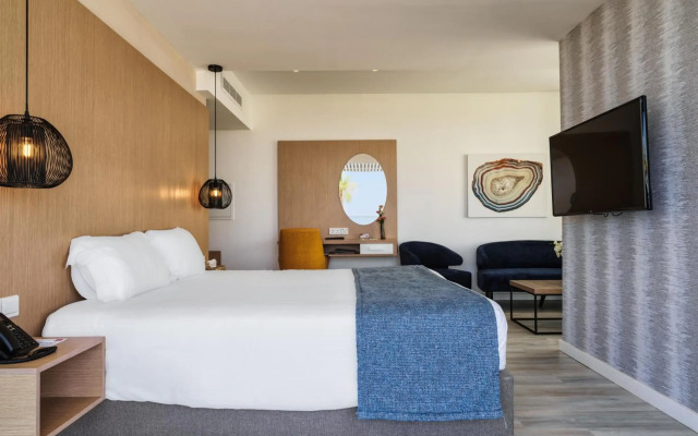 Leonardo Crystal Cove & Spa by the sea - Adults Only