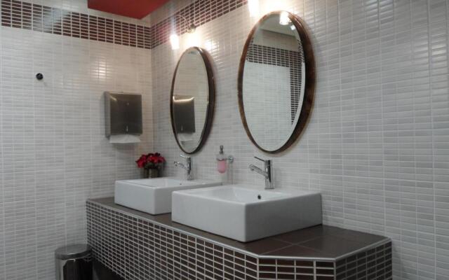 Hotel Prigipikon Suites And sofites