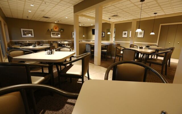Ramada By Wyndham Midtown Grand Island