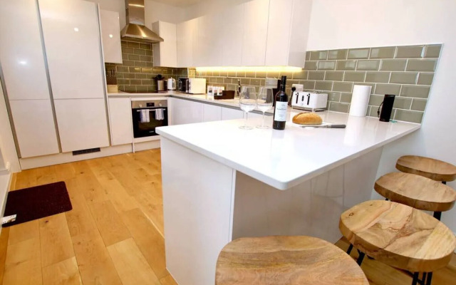 Brunswick & Thorn Apartments