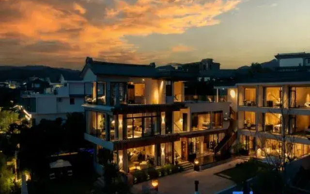 Mu Yun Ting Feng・360° Sea View, Cangshan Sunset Cloud Breeze Resort (Dali Erhai Store)