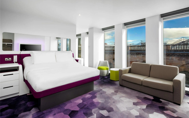 YOTEL Glasgow - Image 5