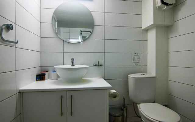 Phaedrus Living City View Fountain Court 113