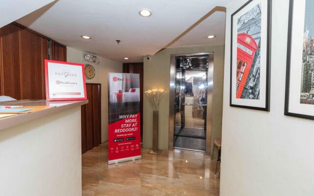 RedDoorz @ Hotel Rosemarie