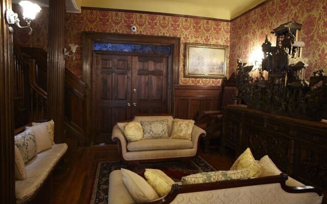 The New York Renaissance Home