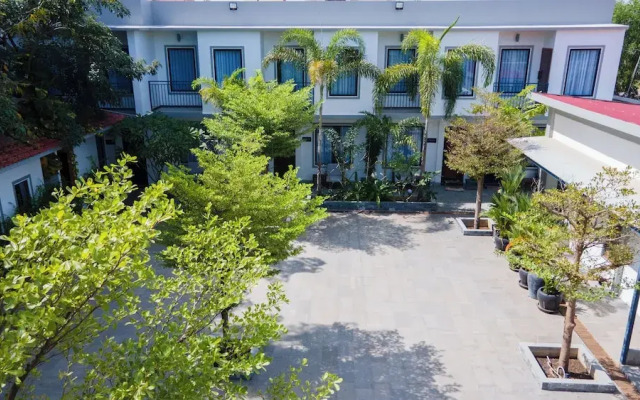 Green Amazon Hotel