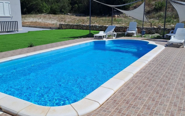 Nane Garden House With Heated Pool
