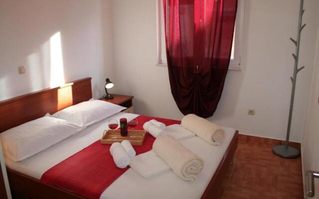Apt Central - 40m from the beach