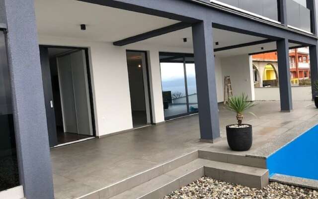 Pleasing Apartment in Crikvenica With Private Pool