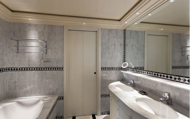 Amazing apartment in luxury residence