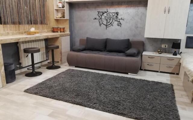 Tomis Suite
