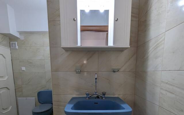 Achilleas Rentals in Kamena Vourla