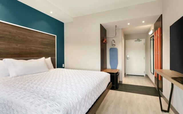 Tru by Hilton Charlotte Ayrsley