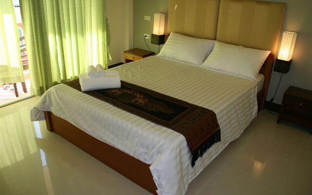 Bed & Breakfast - Baan Sabai De