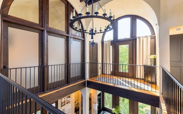 Perfect Location in Downtown Charleston