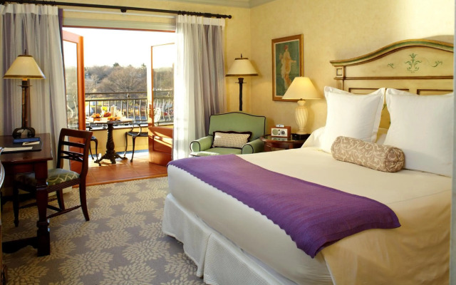Delamar Greenwich Harbor