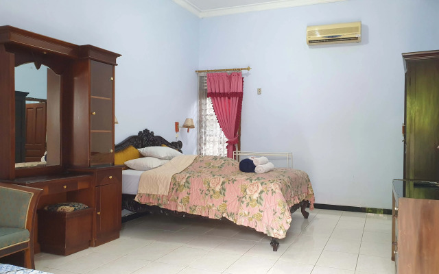 Hotel Suronegaran Purworejo RedPartner