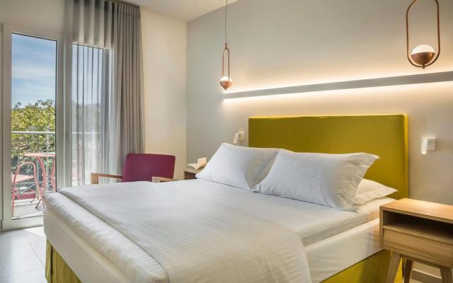 Ionian Plaza Hotel