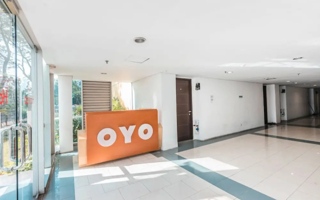 OYO Flagship 1170 The Habitat Karawaci