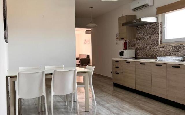 F4 Modern and Bright Apartment in Malta