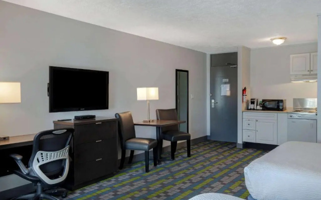 Victoria Airport/Sidney Travelodge