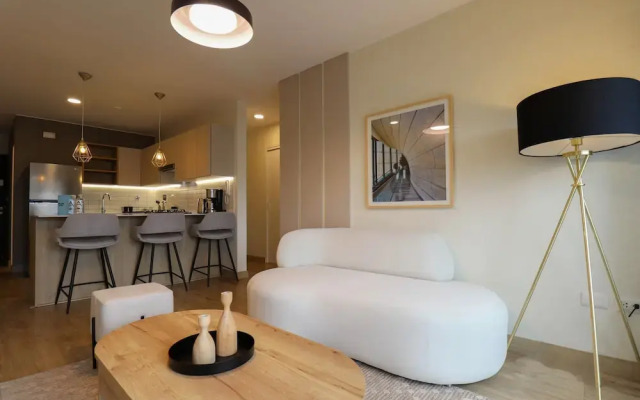 w Extraordinary 2BR With Balcony in Miraflores