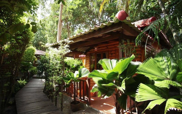 Tonsak Resort