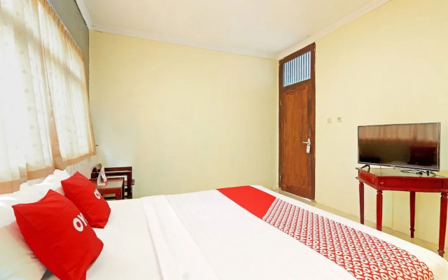 OYO 90878 Pakem Sari Hotel & Convetion