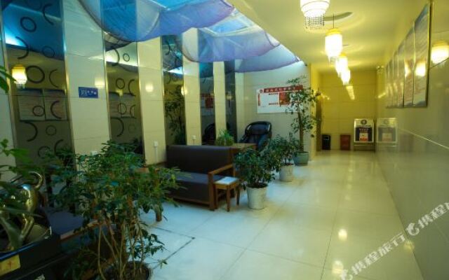 Tiantian Holiday Hotel (Ankang University Municipal Government)