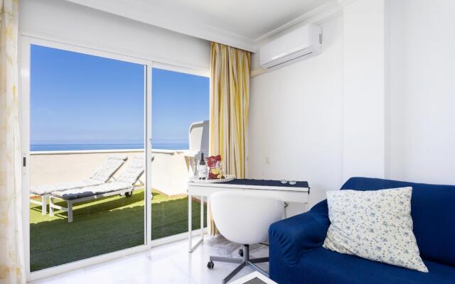 Fabuloso ático con vistas al mar by Edén Rentals