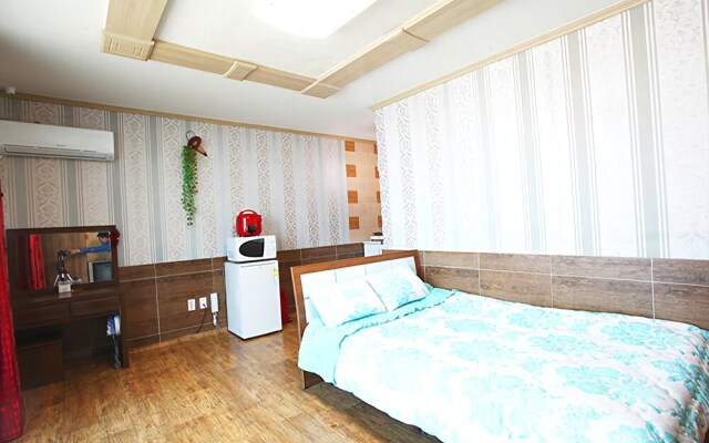 Geojedohaeyang Pension