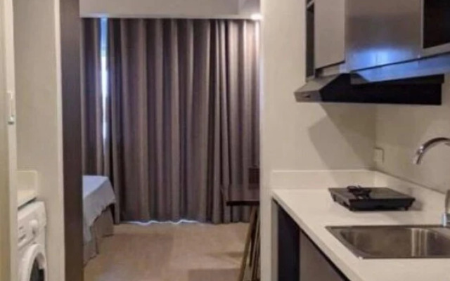 Capital O 804 The Residences at Bonifacio Civic Center