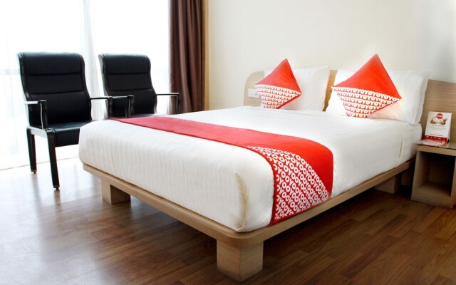 Capital O Business Hotel