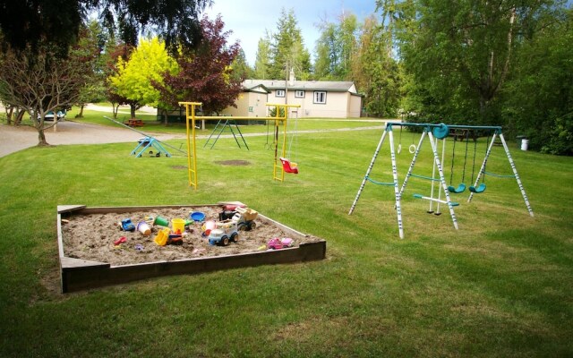 Shuswap Lake Motel & Resort
