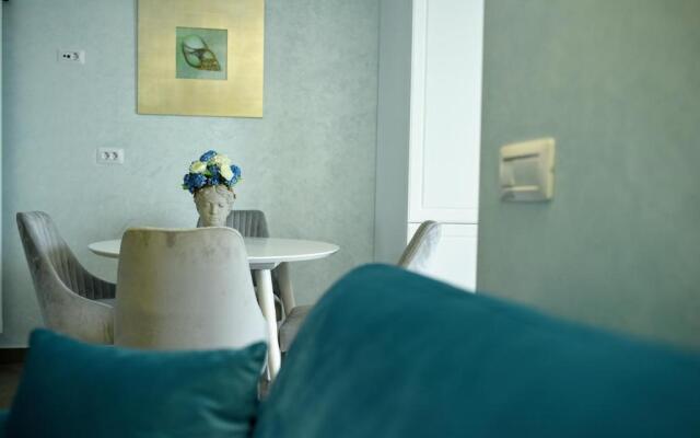 Myosotis Mamaia Studio by the Lake