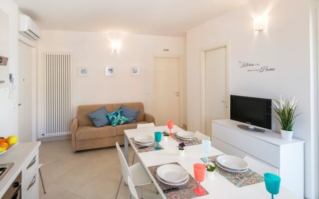 Elegante Trilocale Marconi Prima Fila Mare