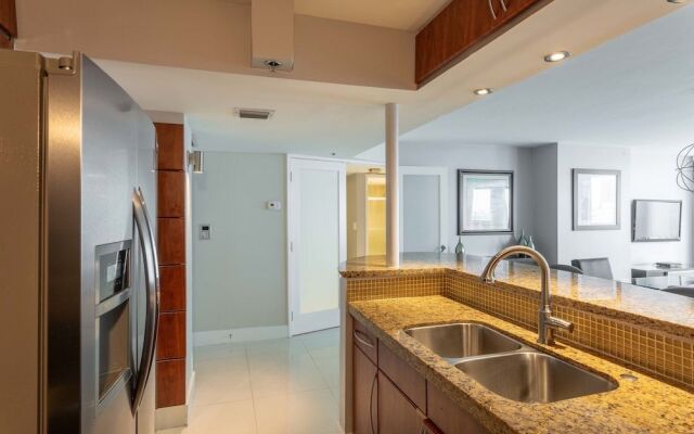 Cozy Oceanview Retreat On The Bay