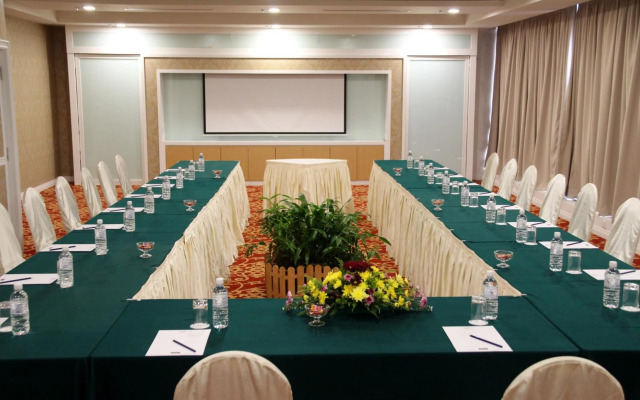 Grand Riverview Hotel